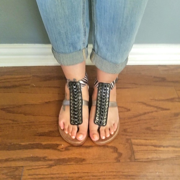 💥Extended Sizes 6-11💥 Wild Thang Sandals - Picture 2 of 7